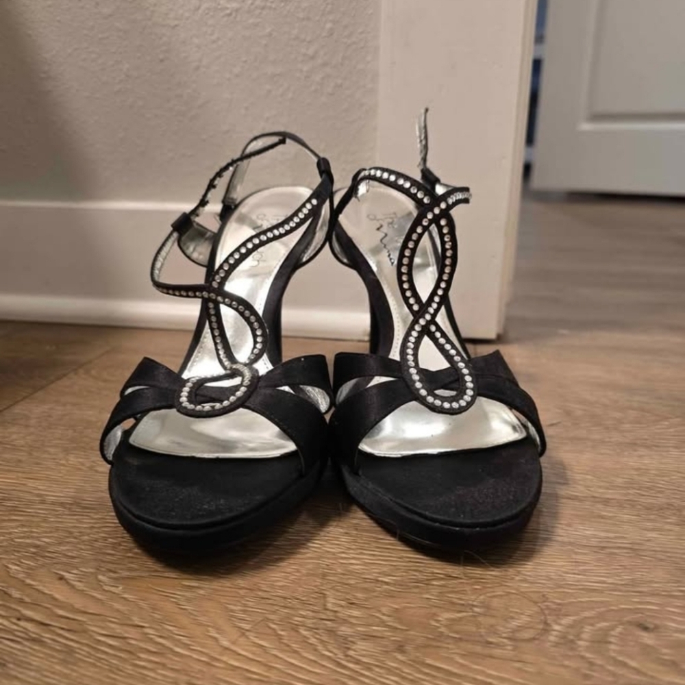 Chic Black Strappy Heels